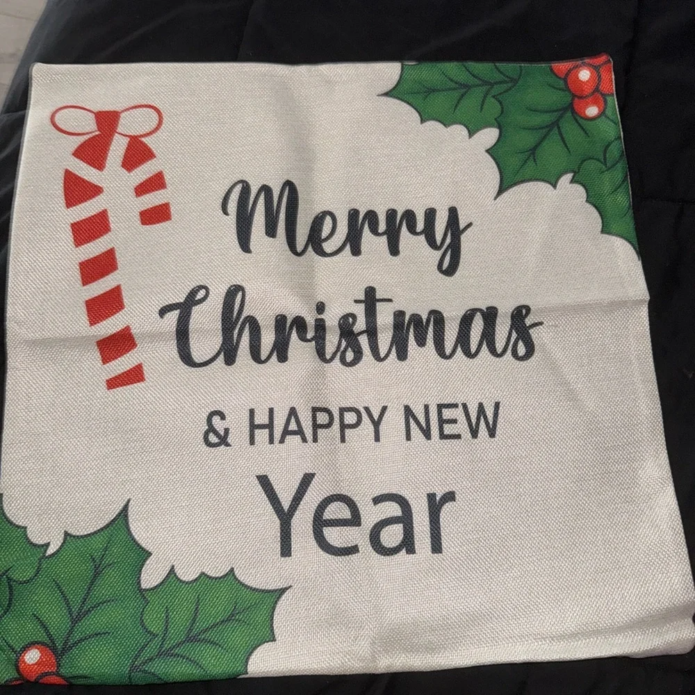 NEW Set of 4 Festive Merry Christmas Pillow Covers, 18